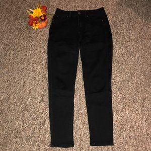 🖤Black skinny jeans🖤